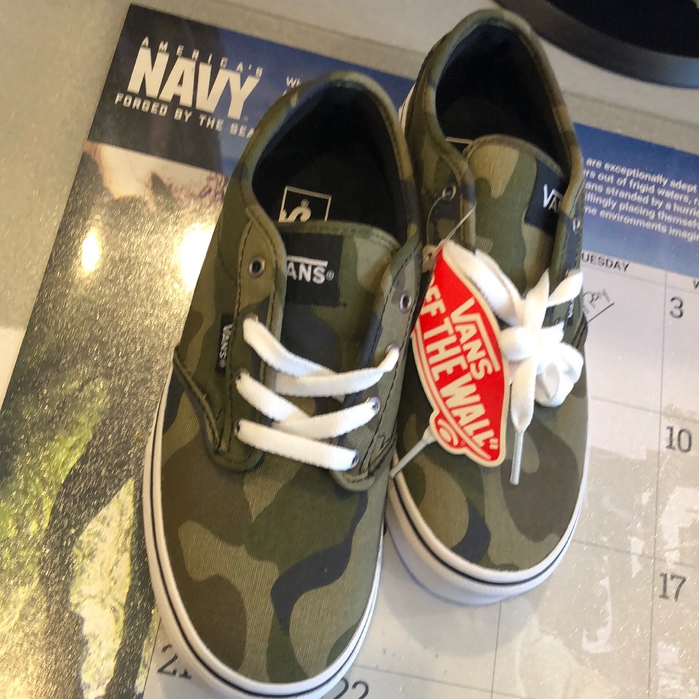 Camouflage kids vans. New never use. Perfect for Christmas gift.